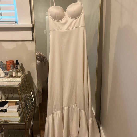 White Lovers + Friends Sisa Maxi Dress - Picture 6 of 6